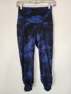 All in Motion Ultra High-Rise Capri Leggings - Sapphire Marble - Small
